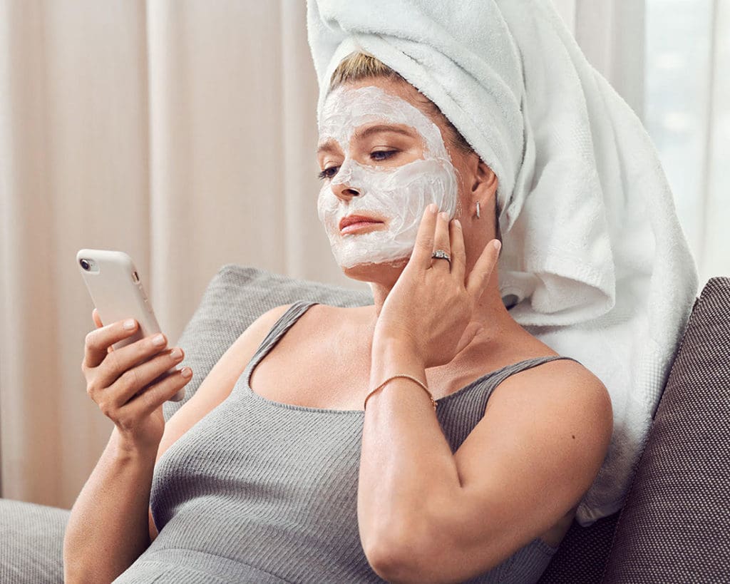 3 enkle tips til hvordan bruke ansiktsmasker for å bli kvitt tørr hud
